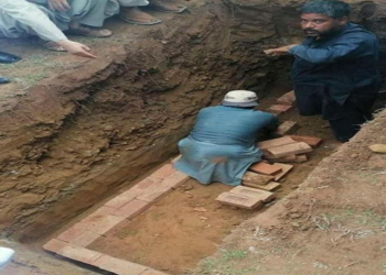 'Mohsin-e-Pakistan' Dr Abdul Qadeer Khan buried in Islamabad